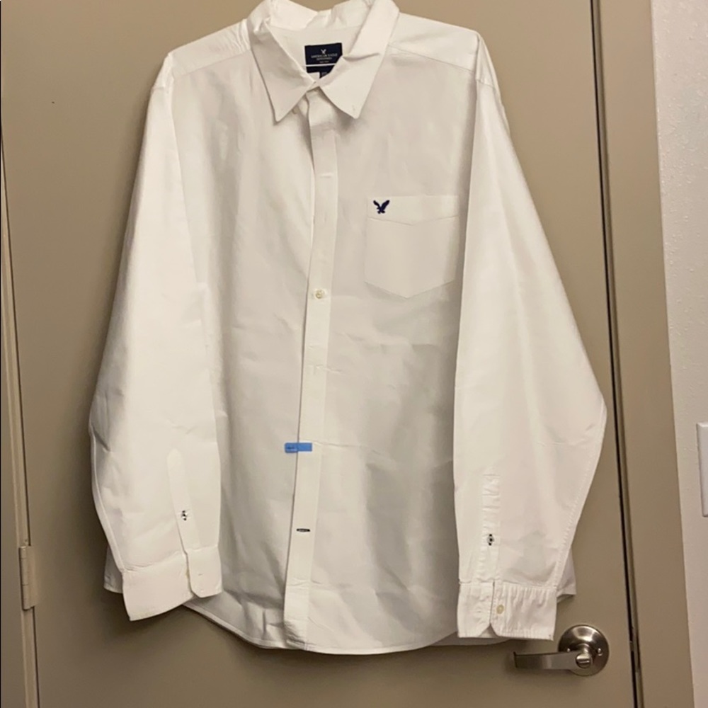 White button down shirt 👔